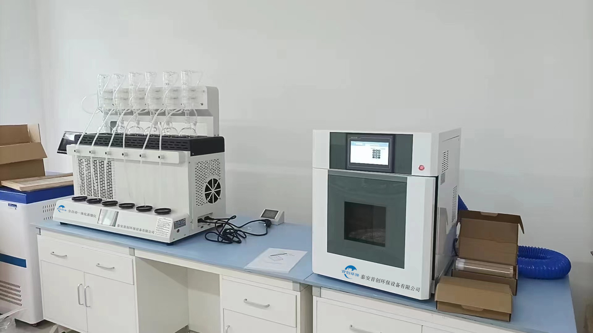 全自动一体化蒸馏仪及高通量智能微波消解仪安装于第三方检测公司